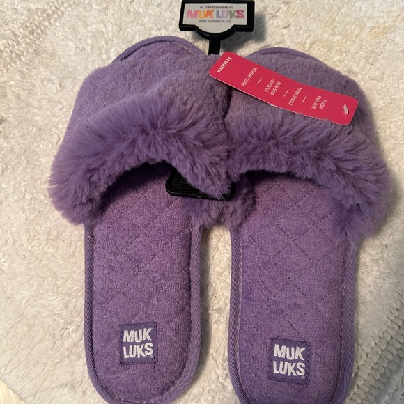 Slippers - Picture 5 of 5